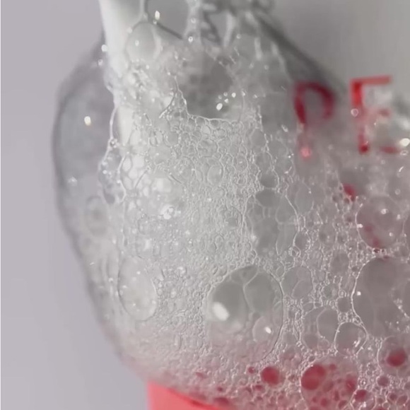 Peach & Lily Hydrobubble Deep Foam Cleanser -3.38 Fl. Oz. - Picture 6 of 7